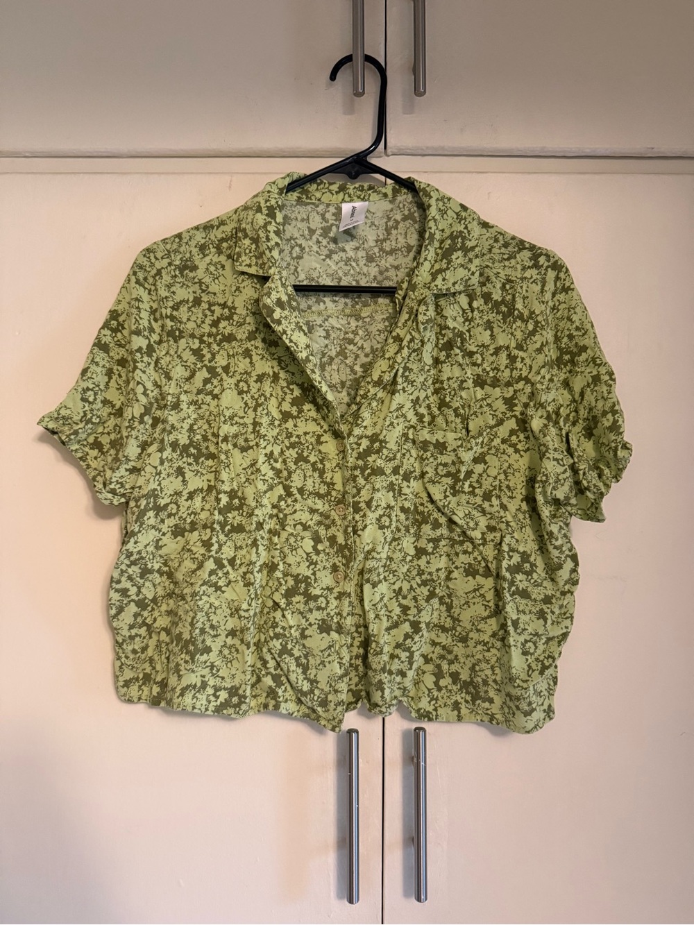Abound Boxy Crop Camp Shirt - M